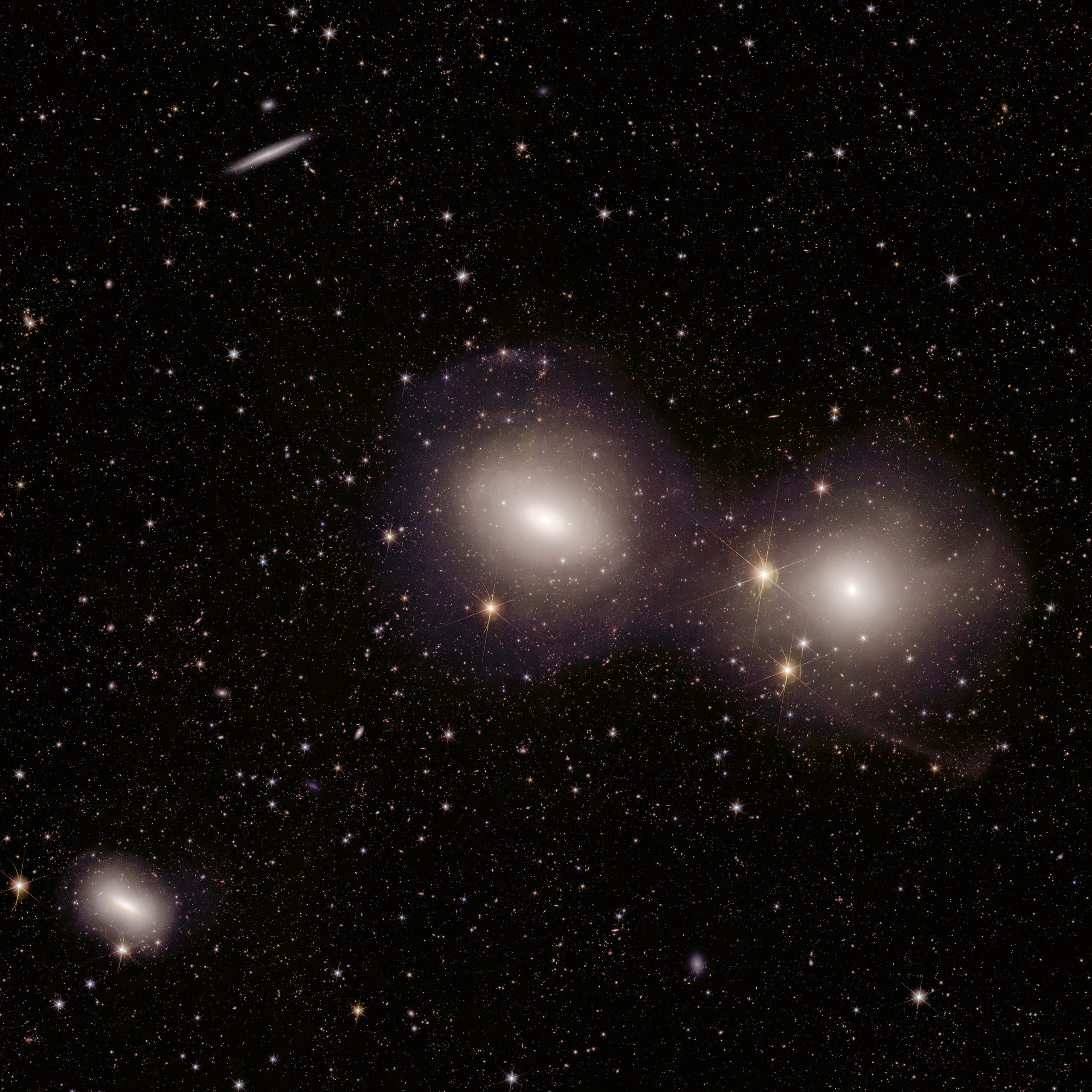 Fotografia realizzata da Euclid di due galassie interagenti nel gruppo del Dorado, NGC 1553 e NGC 1549