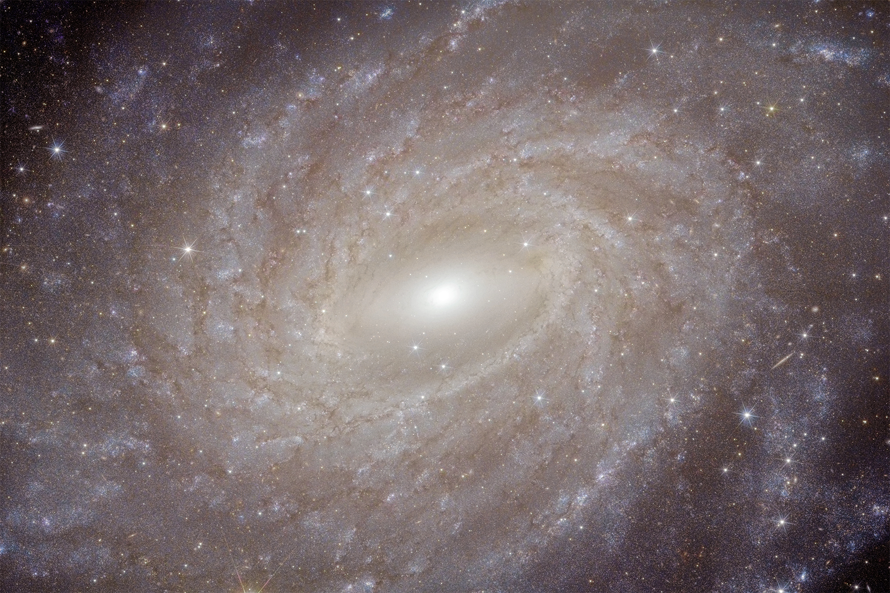 Un dettaglio della galassia NGC 6744 come fotografata da Euclid